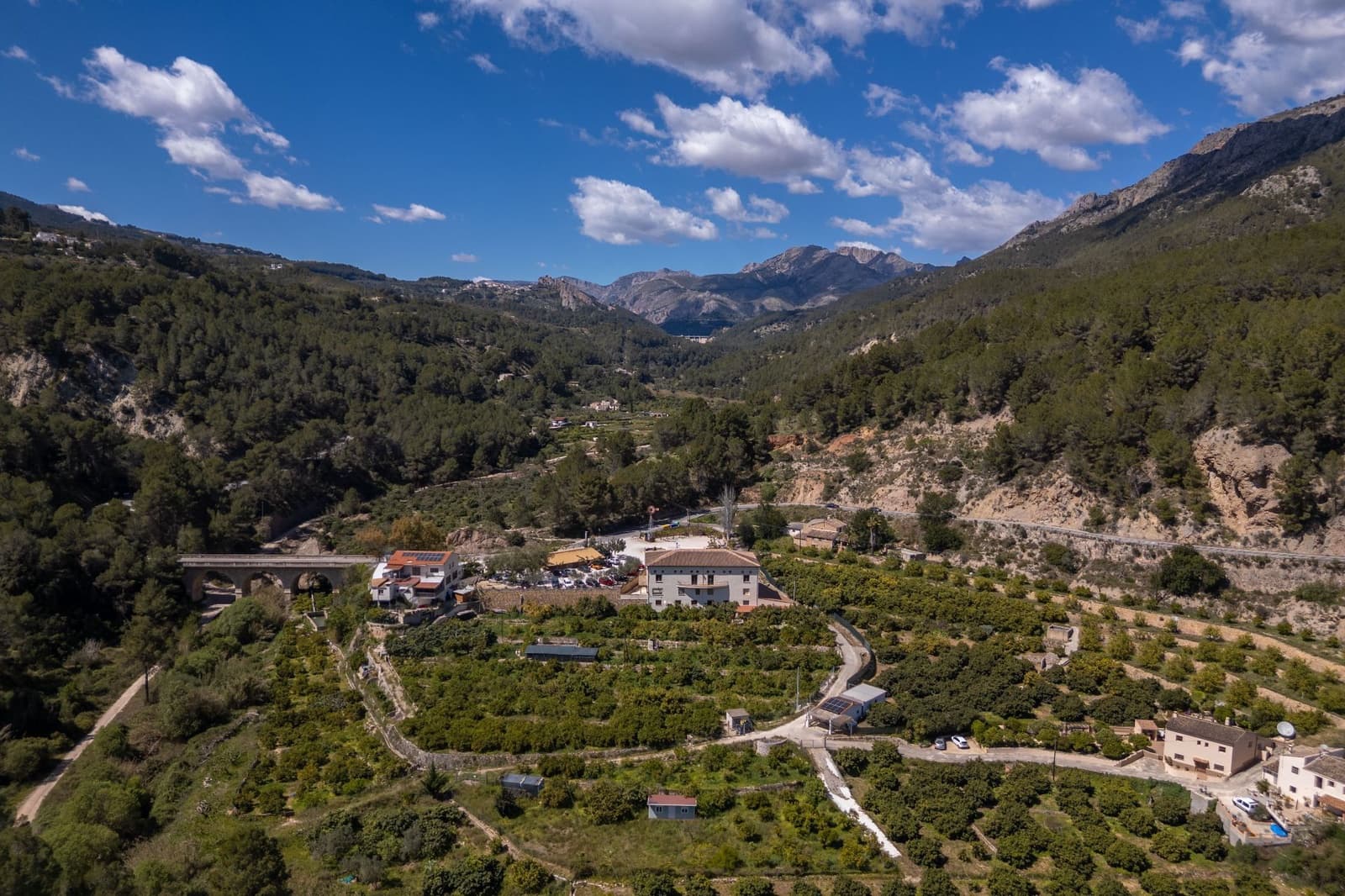 3 bedroom Finca/Country House for sale in Guadalest with garage - € 300,000 (Ref: 9744047)