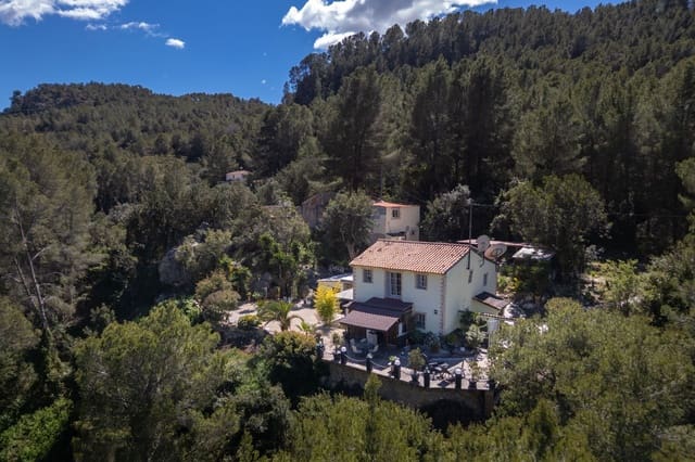 3 bedroom Finca/Country House for sale in Guadalest with garage - € 300,000 (Ref: 9744047)