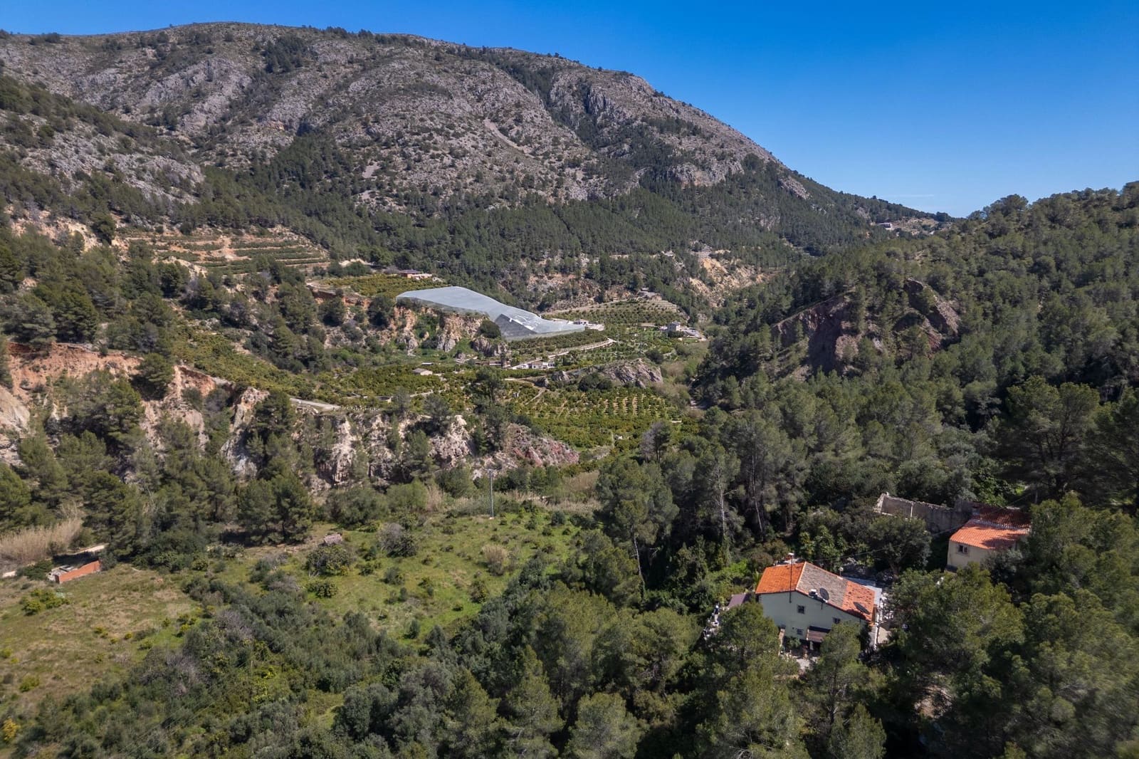 3 bedroom Finca/Country House for sale in Guadalest with garage - € 300,000 (Ref: 9744047)