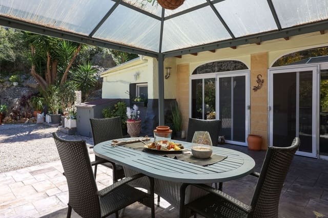 3 bedroom Finca/Country House for sale in Guadalest with garage - € 300,000 (Ref: 9744047)