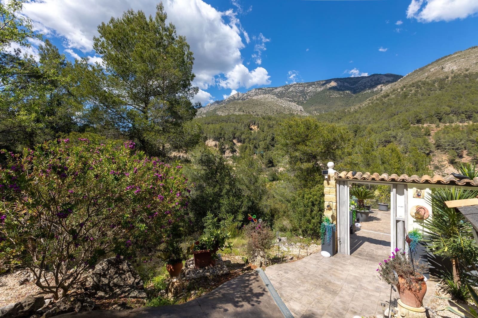3 bedroom Finca/Country House for sale in Guadalest with garage - € 300,000 (Ref: 9744047)