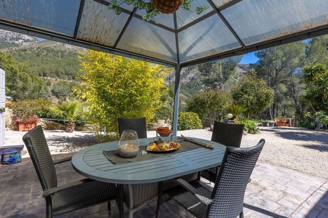 3 bedroom Finca/Country House for sale in Guadalest with garage - € 300,000 (Ref: 9744047)