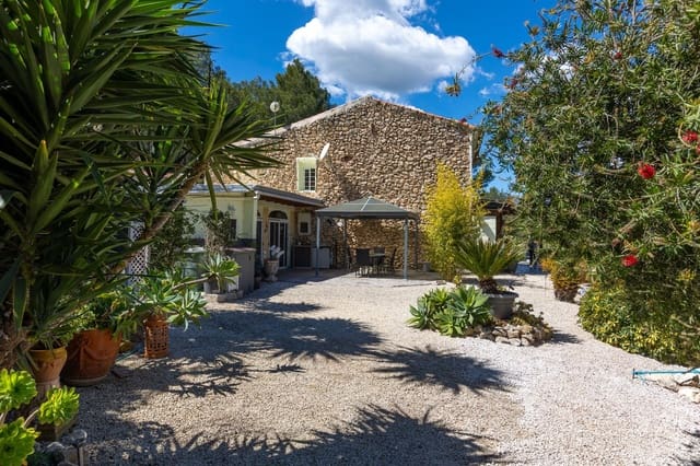 3 bedroom Finca/Country House for sale in Guadalest with garage - € 300,000 (Ref: 9744047)