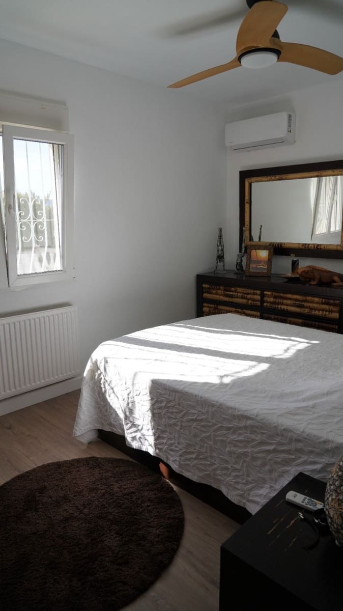 2 makuuhuone Huvila myytävänä paikassa Calpe / Calp mukana 
autotalli - 448 000 € (Ref: 9787992)