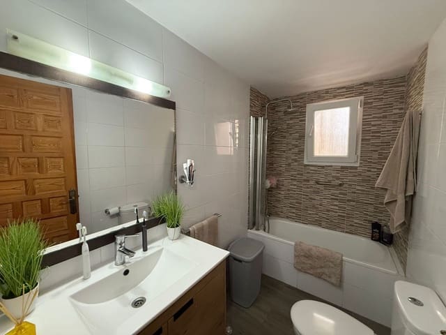 Apartamento de 1 habitación en Benidorm en venta con piscina garaje - 195.000 € (Ref: 9787993)