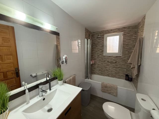 Apartamento de 1 habitación en Benidorm en venta con piscina garaje - 195.000 € (Ref: 9787993)