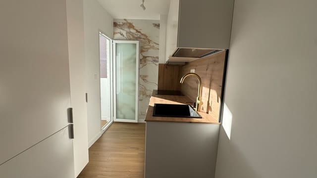 2 makuuhuone Huoneisto myytävänä paikassa Torrevieja mukana uima-altaan 
autotalli - 235 000 € (Ref: 9790282)