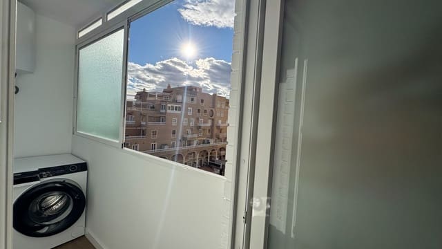 2 makuuhuone Huoneisto myytävänä paikassa Torrevieja mukana uima-altaan 
autotalli - 235 000 € (Ref: 9790282)