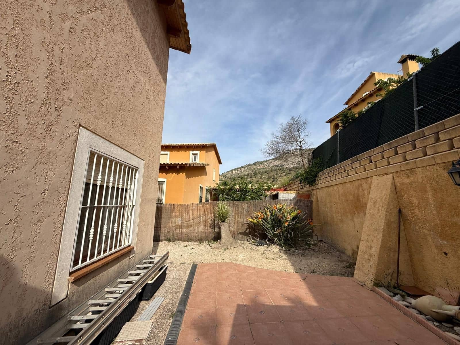 3 soveværelse Villa til salg i Relleu med swimmingpool garage - € 245.000 (Ref: 9806148)