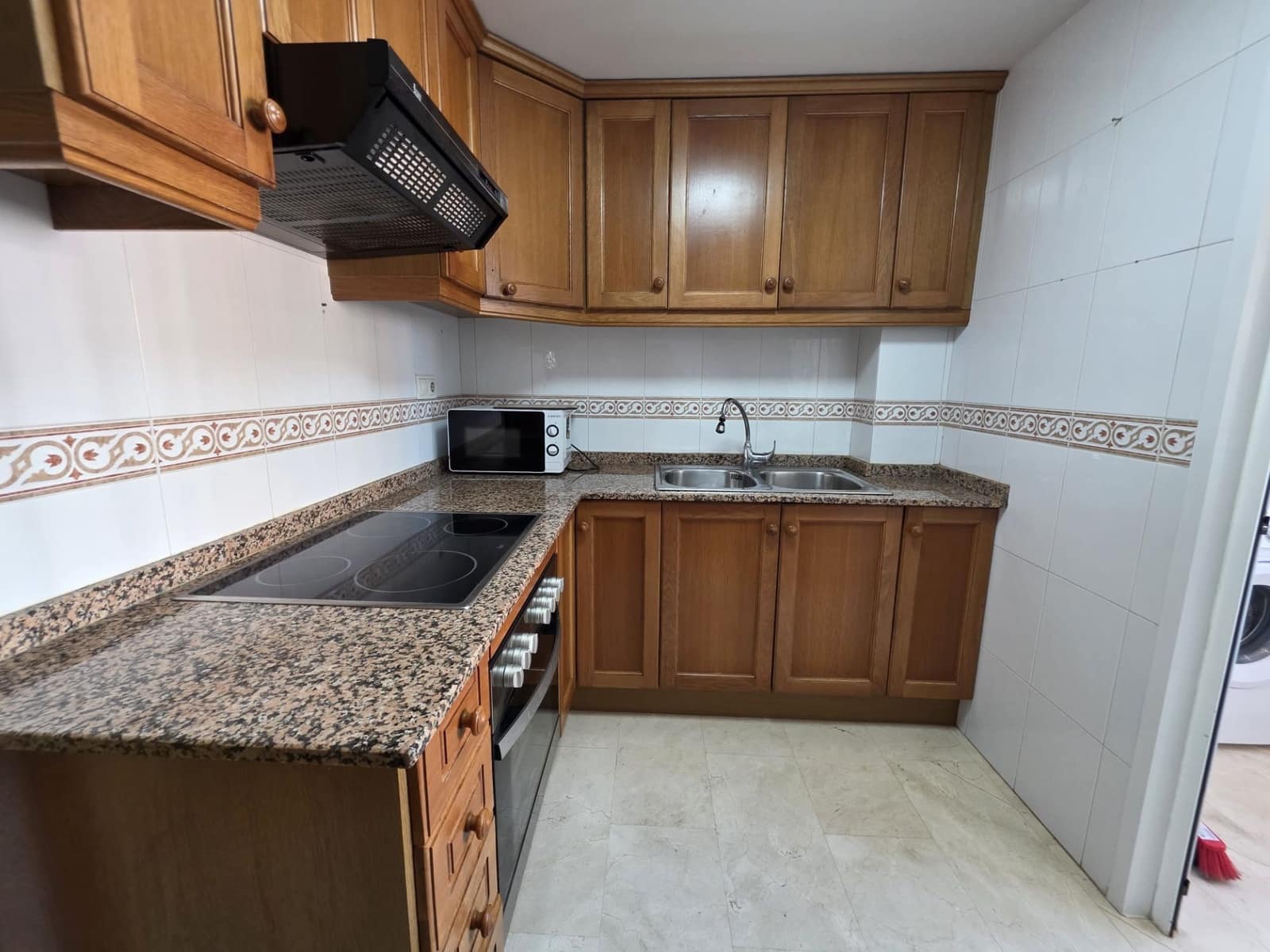 Apartamento de 2 habitaciones en Benidorm en venta con piscina garaje - 359.000 € (Ref: 9819936)