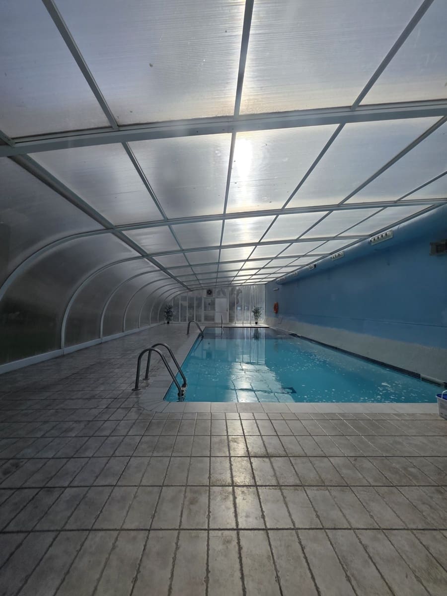 Apartamento de 2 habitaciones en Benidorm en venta con piscina garaje - 359.000 € (Ref: 9819936)