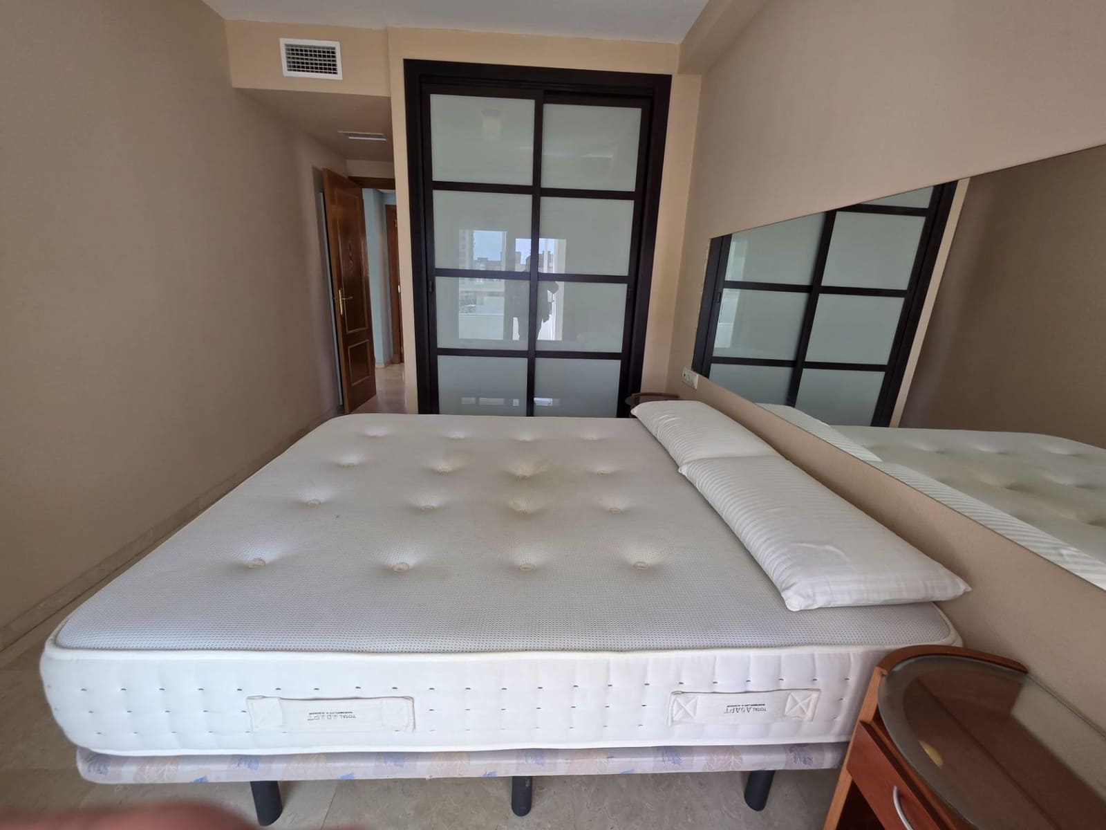 Apartamento de 2 habitaciones en Benidorm en venta con piscina garaje - 359.000 € (Ref: 9819936)