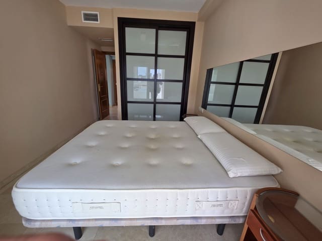 Apartamento de 2 habitaciones en Benidorm en venta con piscina garaje - 359.000 € (Ref: 9819936)