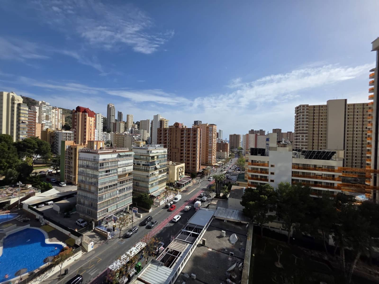 Apartamento de 2 habitaciones en Benidorm en venta con piscina garaje - 359.000 € (Ref: 9819936)