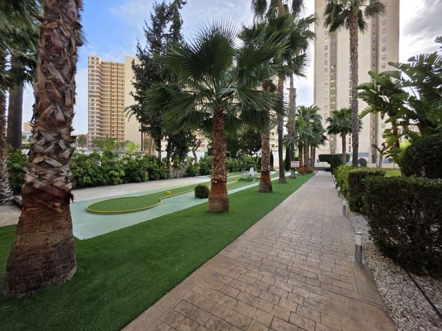 Apartamento de 2 habitaciones en Benidorm en venta con piscina garaje - 359.000 € (Ref: 9819936)