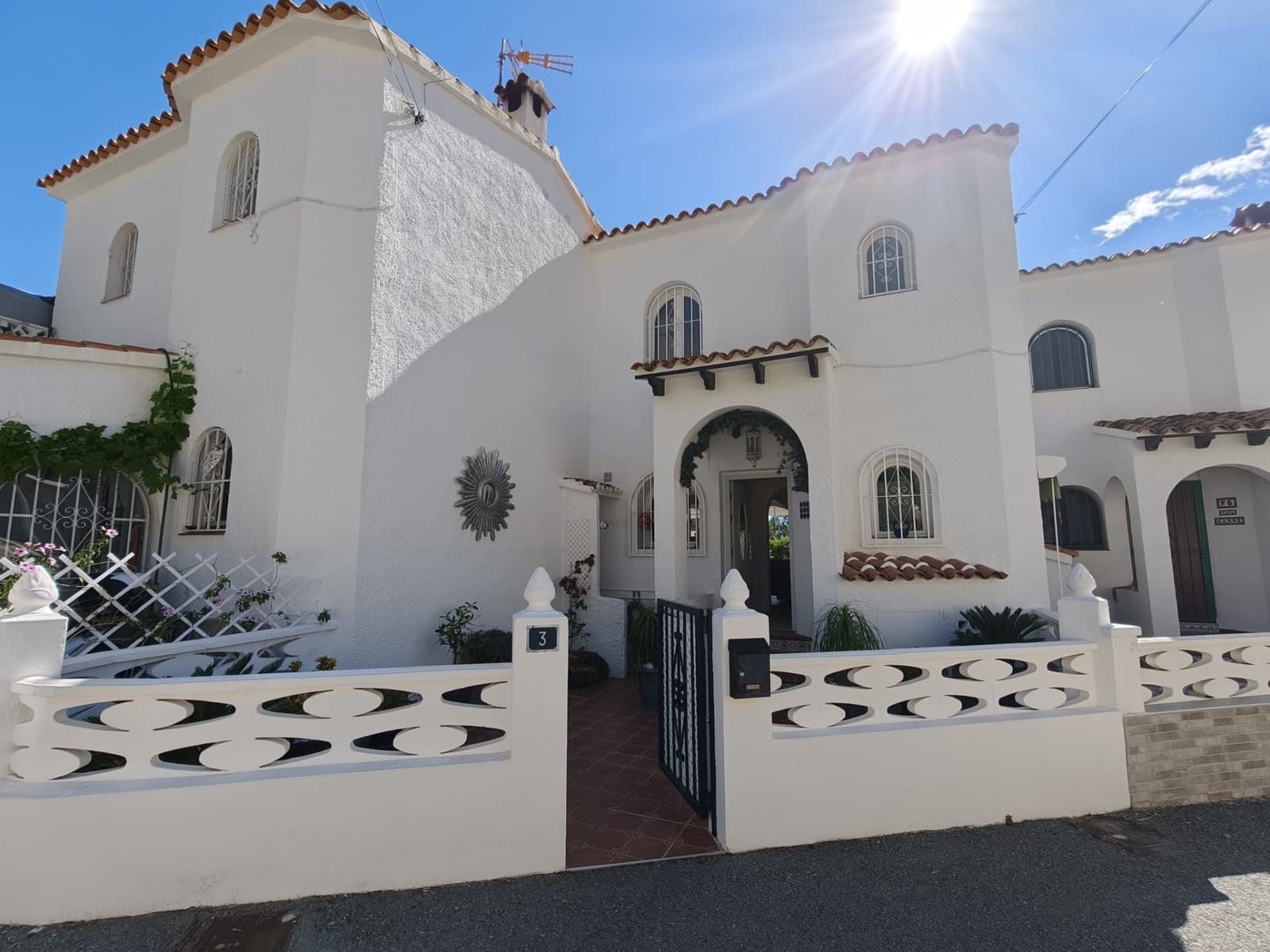 2 bedroom Semi-detached Villa for sale in La Nucia - € 239,500 (Ref: 9833298)