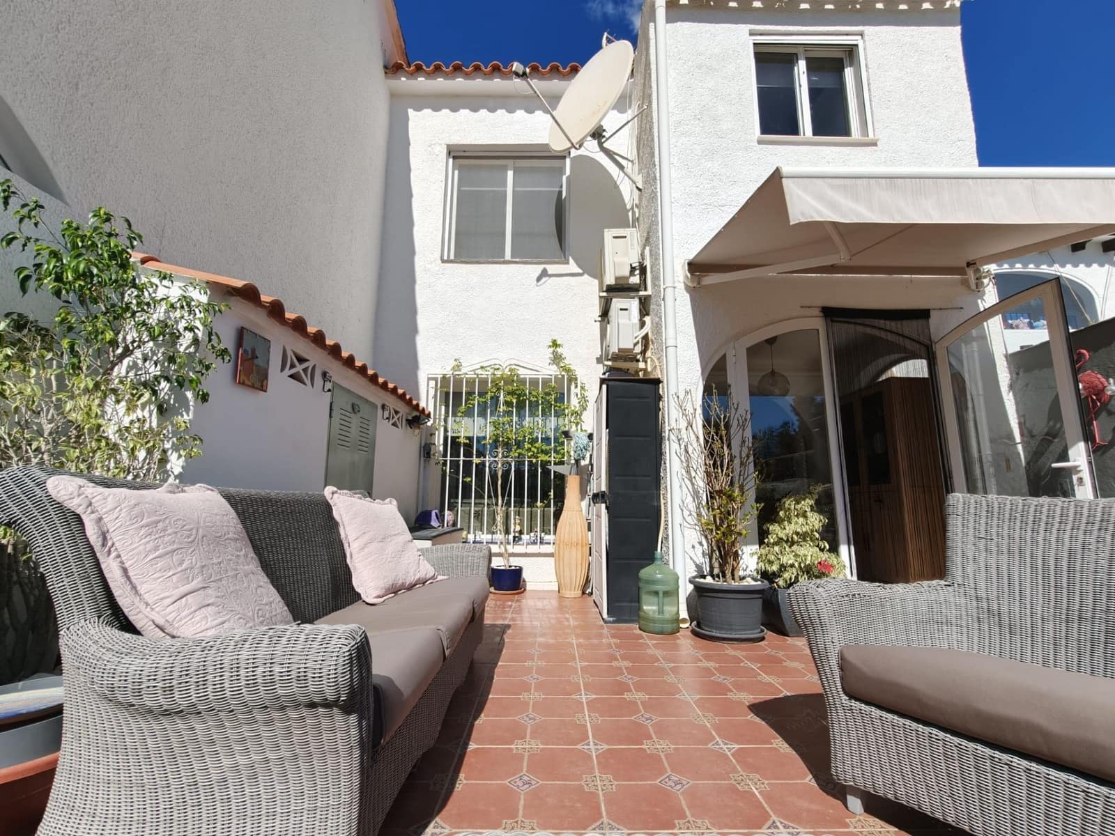 2 bedroom Semi-detached Villa for sale in La Nucia - € 239,500 (Ref: 9833298)