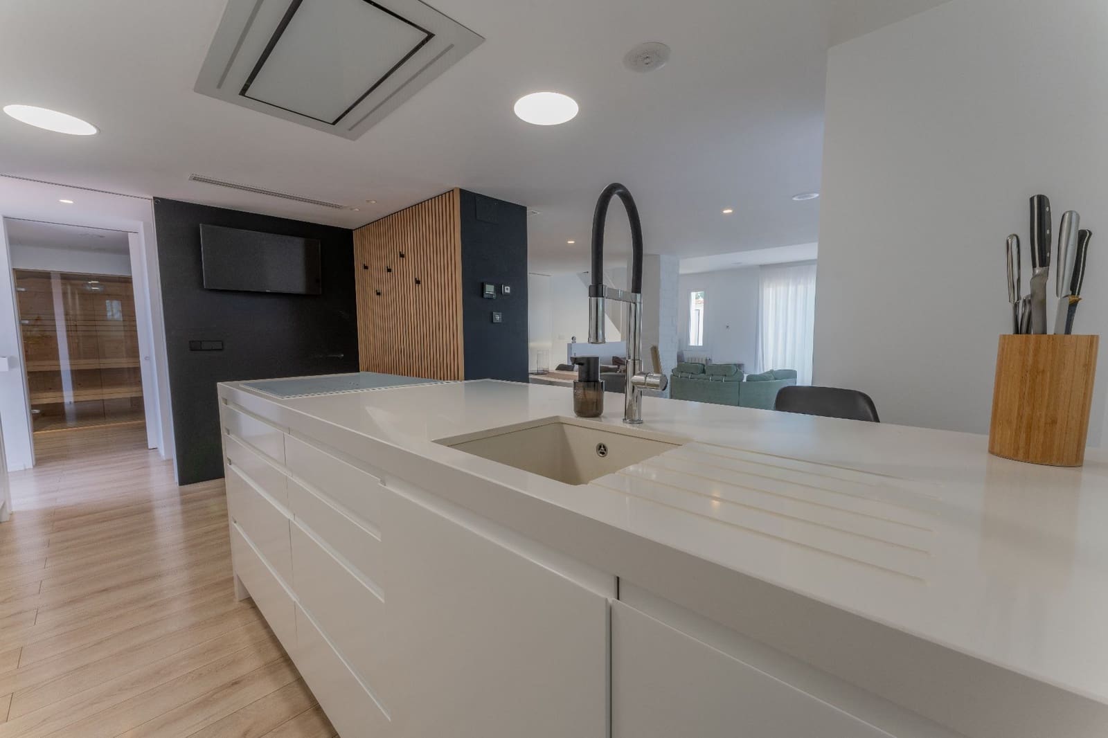 3 bedroom Villa for sale in Alicante / Alacant city with pool garage - € 1,180,000 (Ref: 9844915)