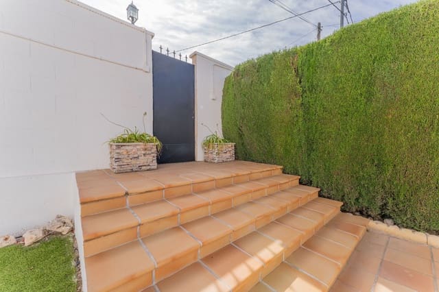 3 sypialnia Willa na sprzedaż w Miasto Alicante / Alacant z basenem garażem - 1 180 000 € (Ref: 9844915)