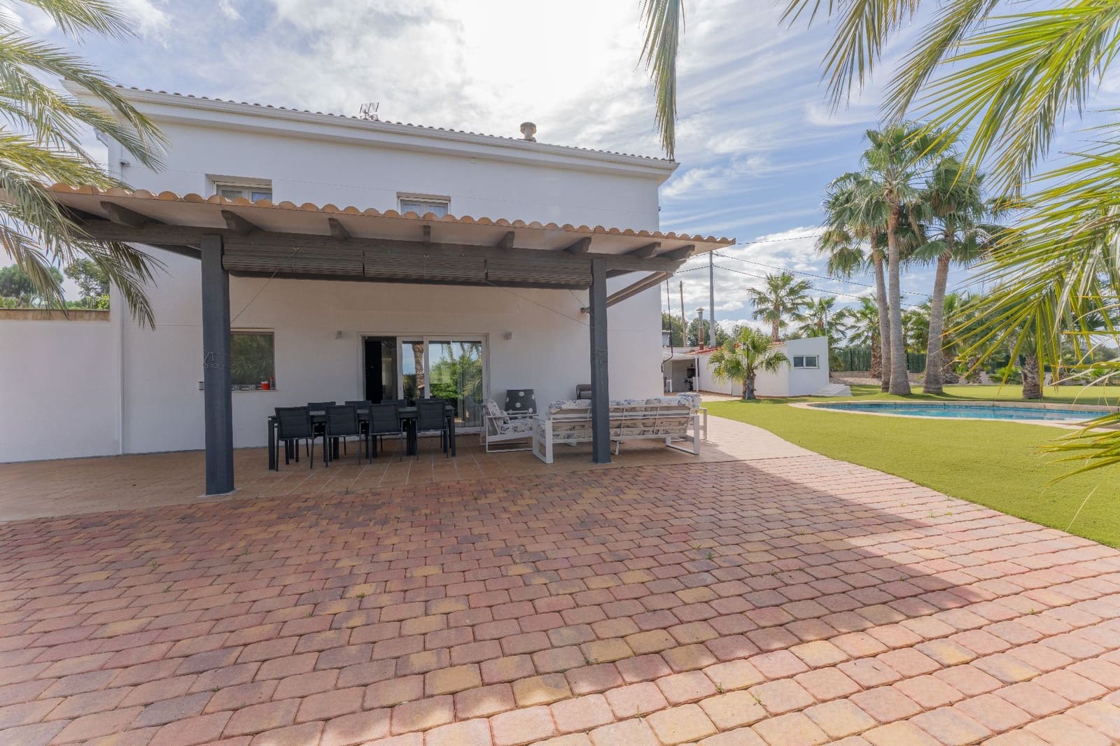 3 bedroom Villa for sale in Alicante / Alacant city with pool garage - € 1,180,000 (Ref: 9844915)