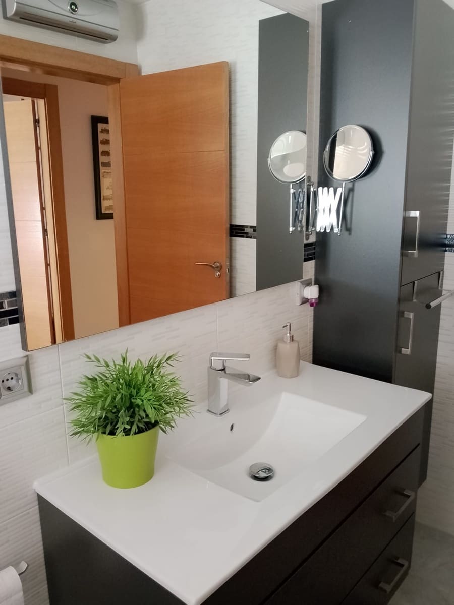 3 sovrum Semi-fristående Villa till salu i Torrevieja med garage - 320 000 € (Ref: 9861559)