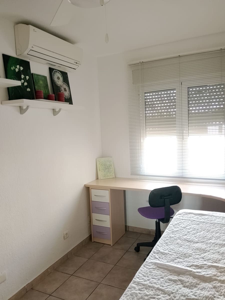 3 sovrum Semi-fristående Villa till salu i Torrevieja med garage - 320 000 € (Ref: 9861559)