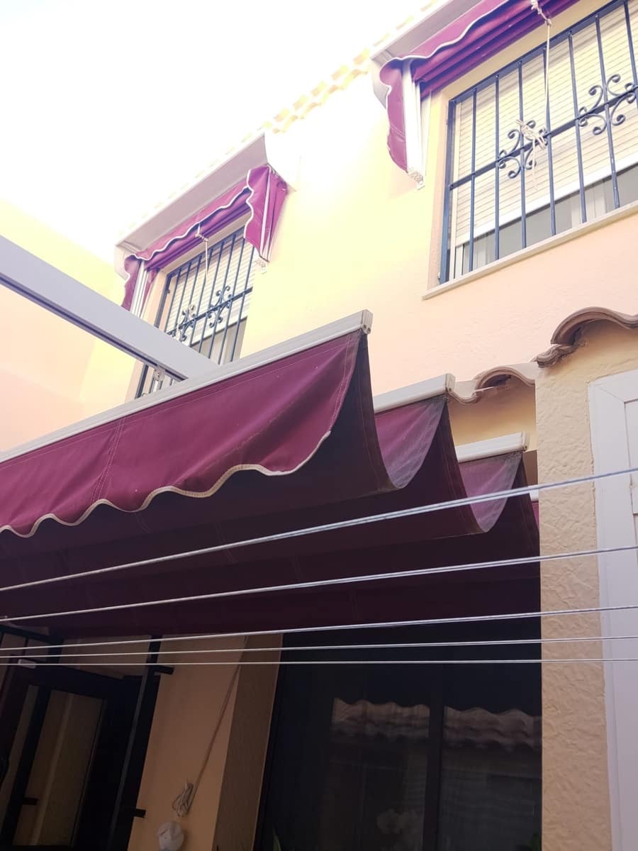 3 sovrum Semi-fristående Villa till salu i Torrevieja med garage - 320 000 € (Ref: 9861559)