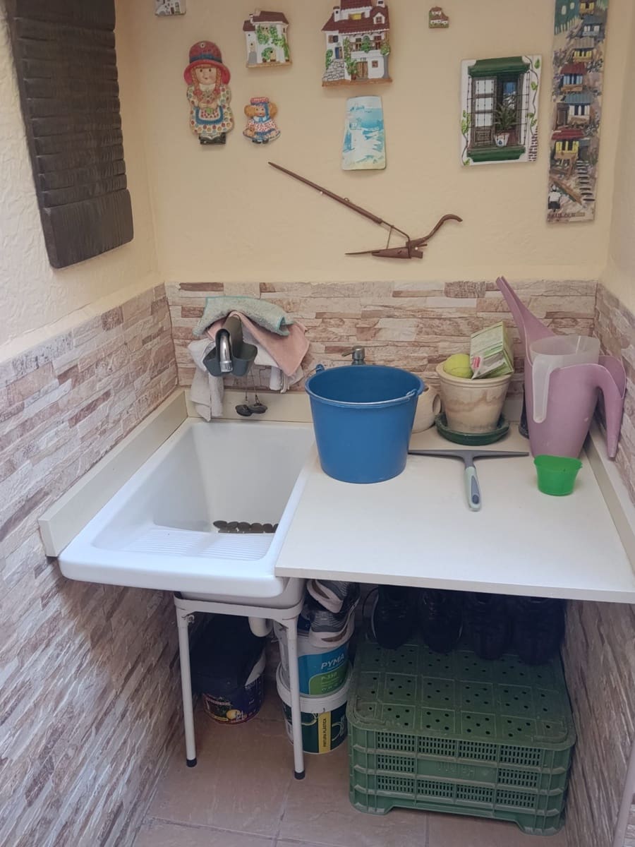 3 sovrum Semi-fristående Villa till salu i Torrevieja med garage - 320 000 € (Ref: 9861559)