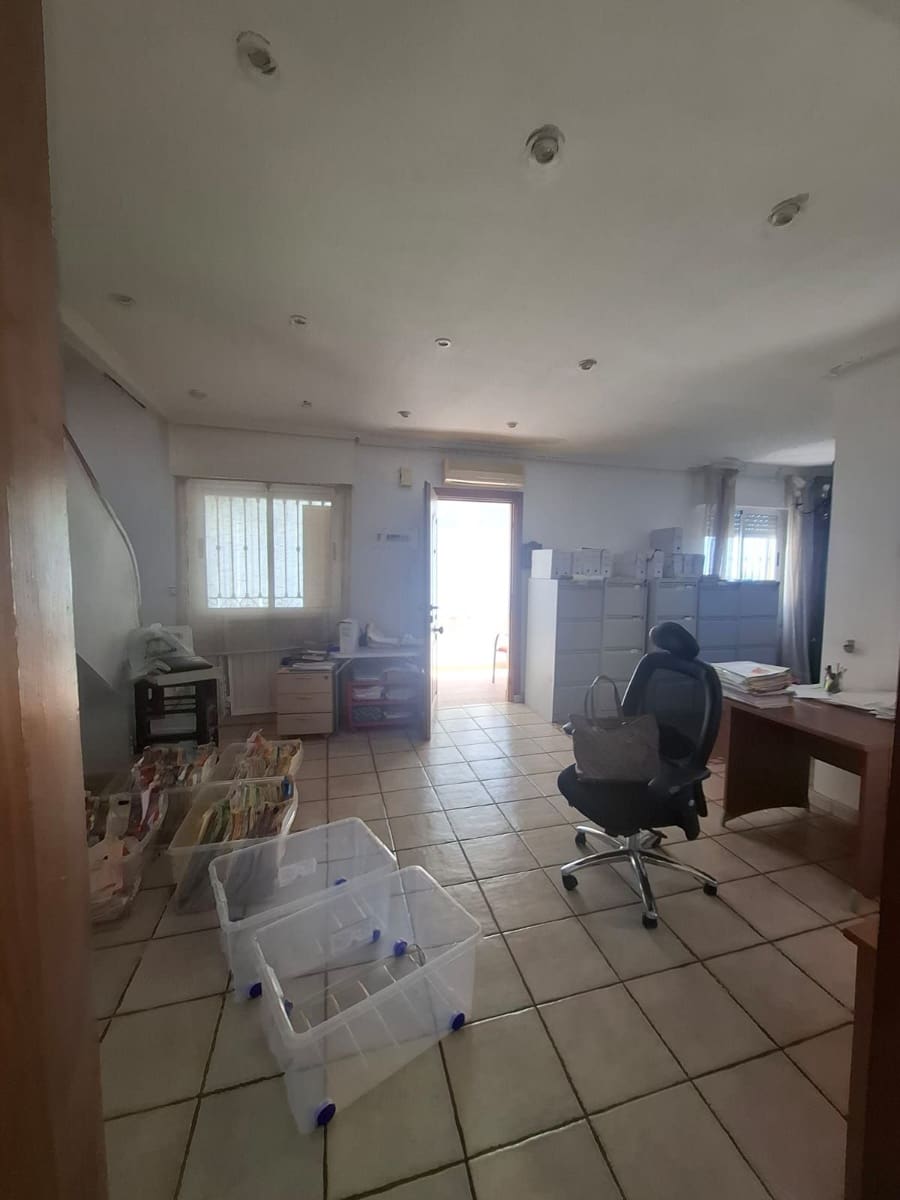 Chalet de 3 habitaciones en Torrevieja en venta con garaje - 235.000 € (Ref: 9875686)