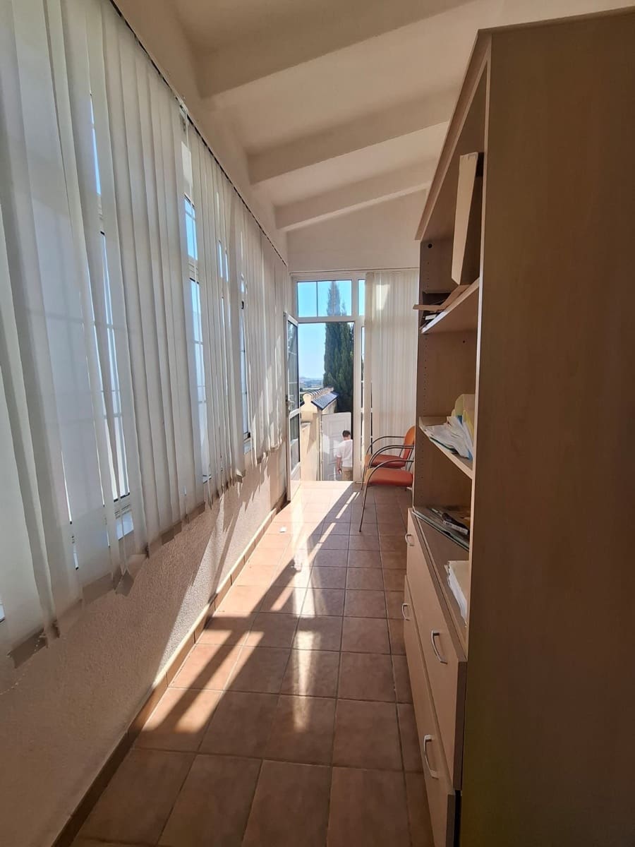 Chalet de 3 habitaciones en Torrevieja en venta con garaje - 235.000 € (Ref: 9875686)