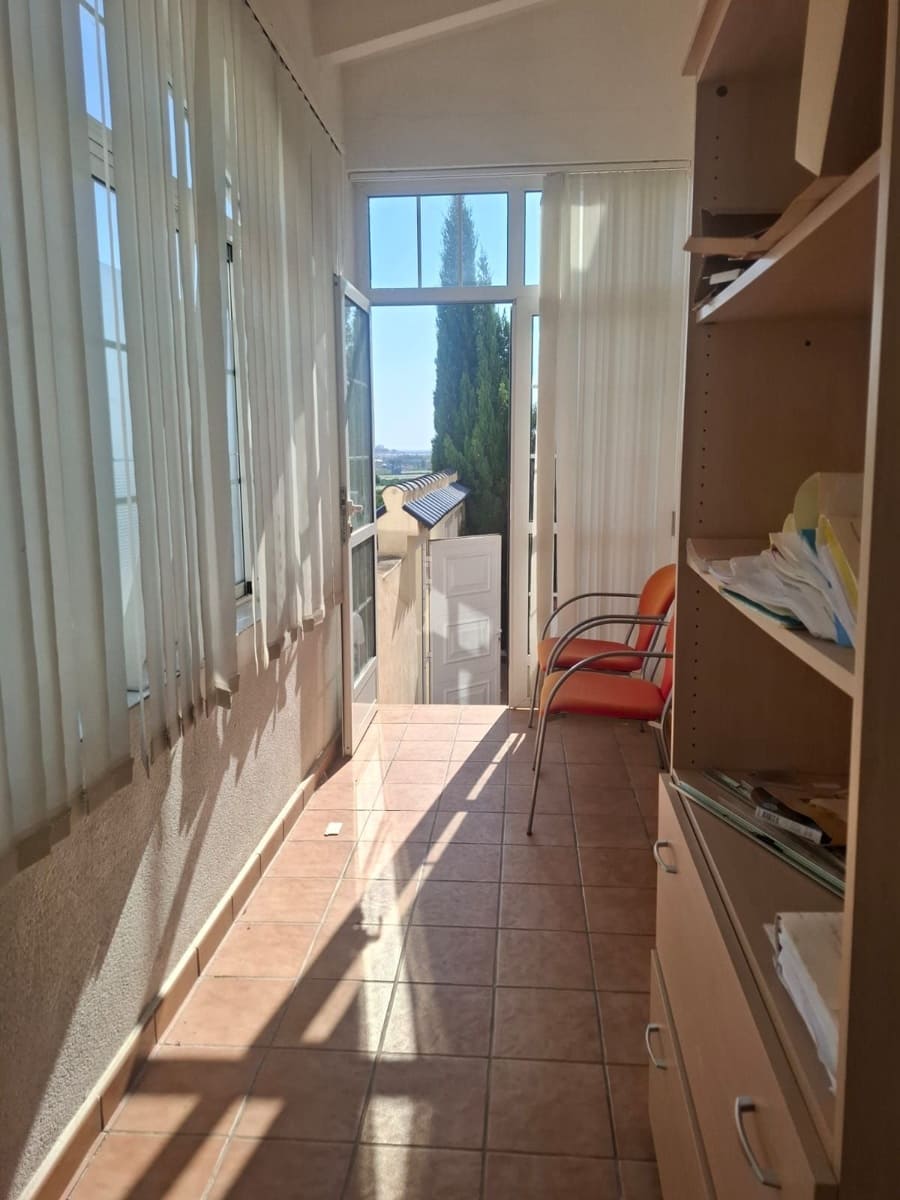 Chalet de 3 habitaciones en Torrevieja en venta con garaje - 235.000 € (Ref: 9875686)