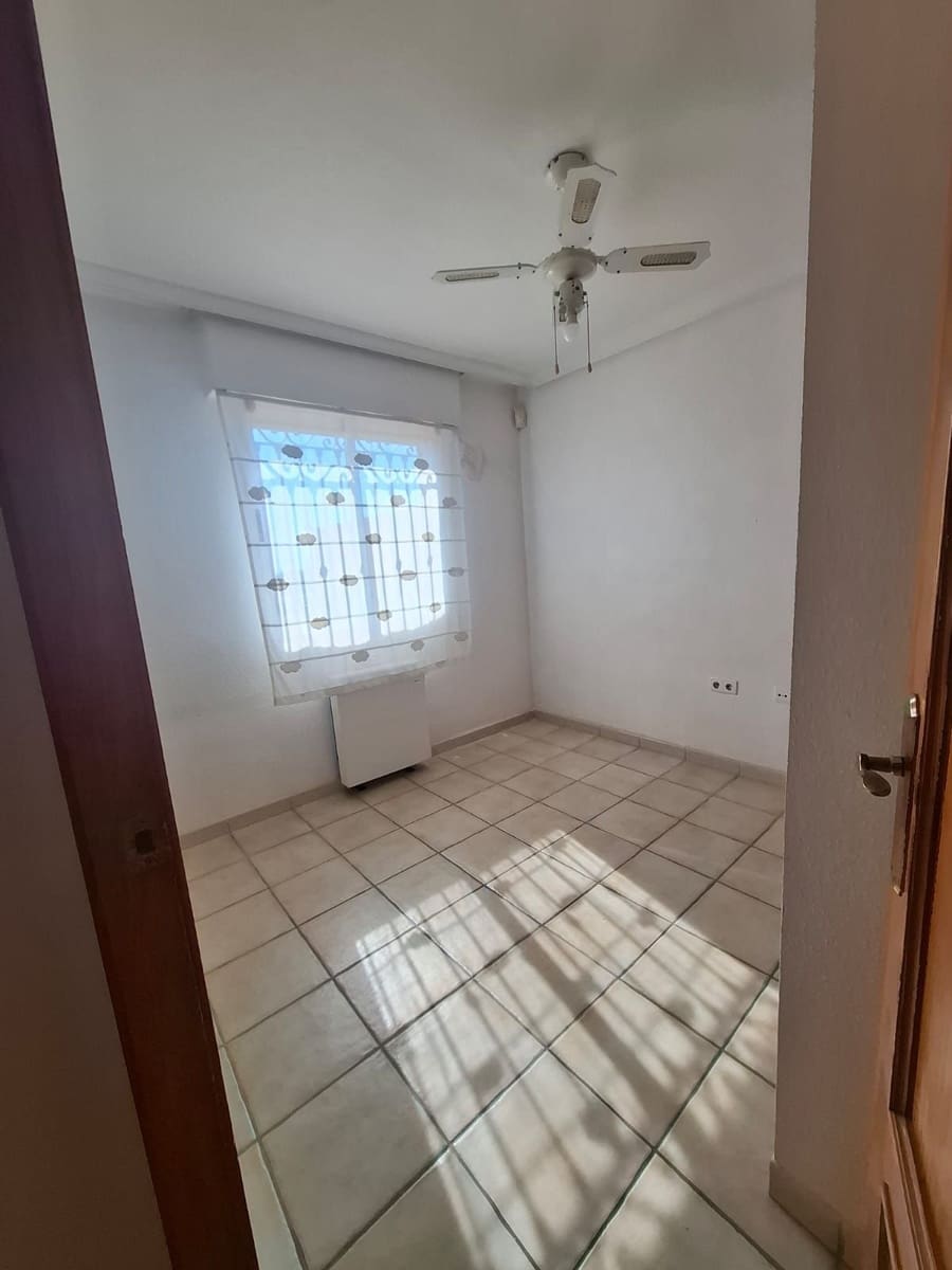 Chalet de 3 habitaciones en Torrevieja en venta con garaje - 235.000 € (Ref: 9875686)