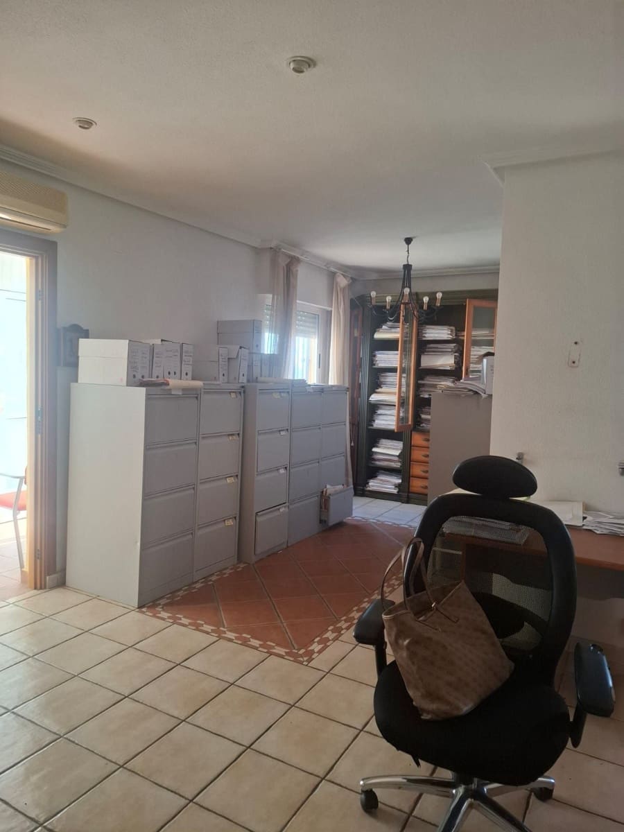 Chalet de 3 habitaciones en Torrevieja en venta con garaje - 235.000 € (Ref: 9875686)