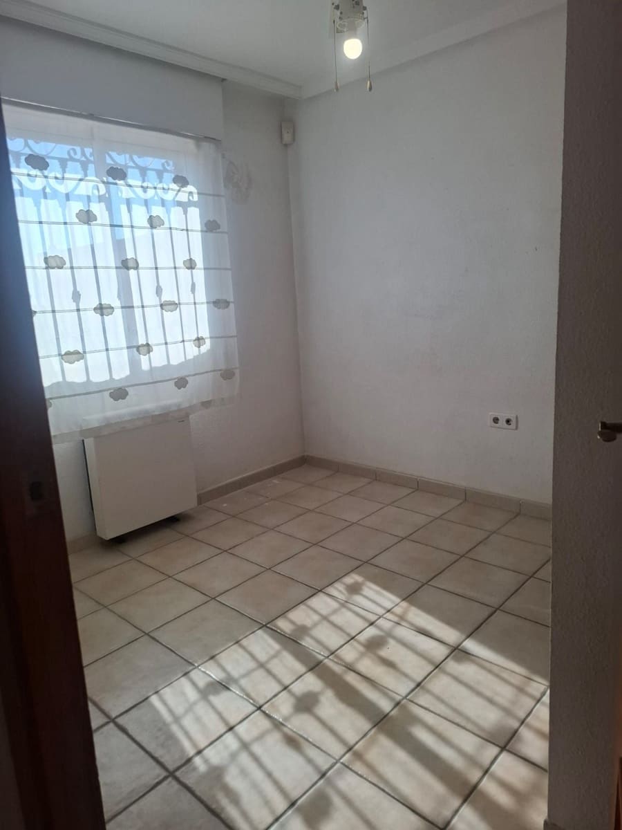 Chalet de 3 habitaciones en Torrevieja en venta con garaje - 235.000 € (Ref: 9875686)