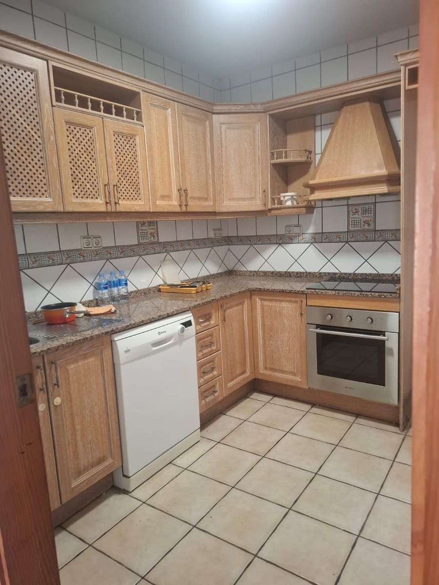 Chalet de 3 habitaciones en Torrevieja en venta con garaje - 235.000 € (Ref: 9875686)