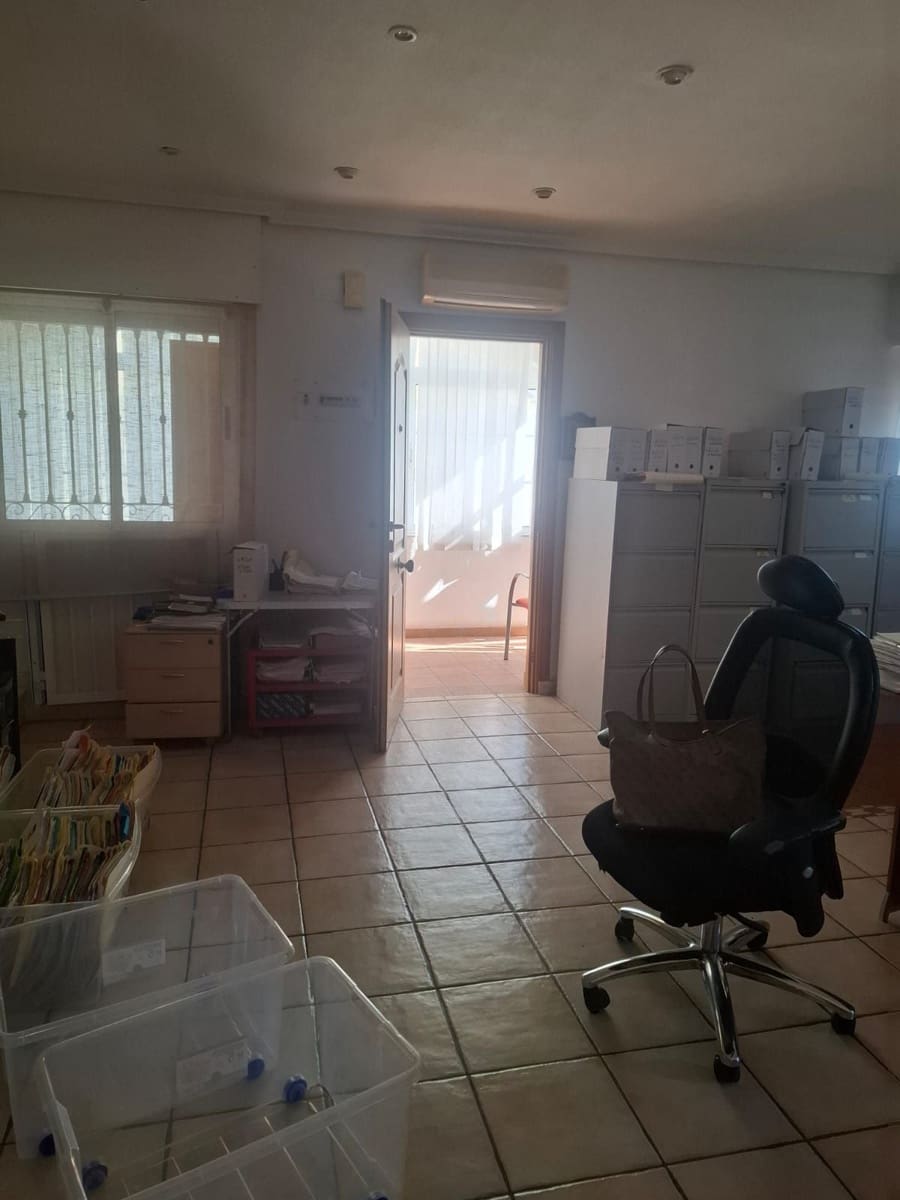 Chalet de 3 habitaciones en Torrevieja en venta con garaje - 235.000 € (Ref: 9875686)