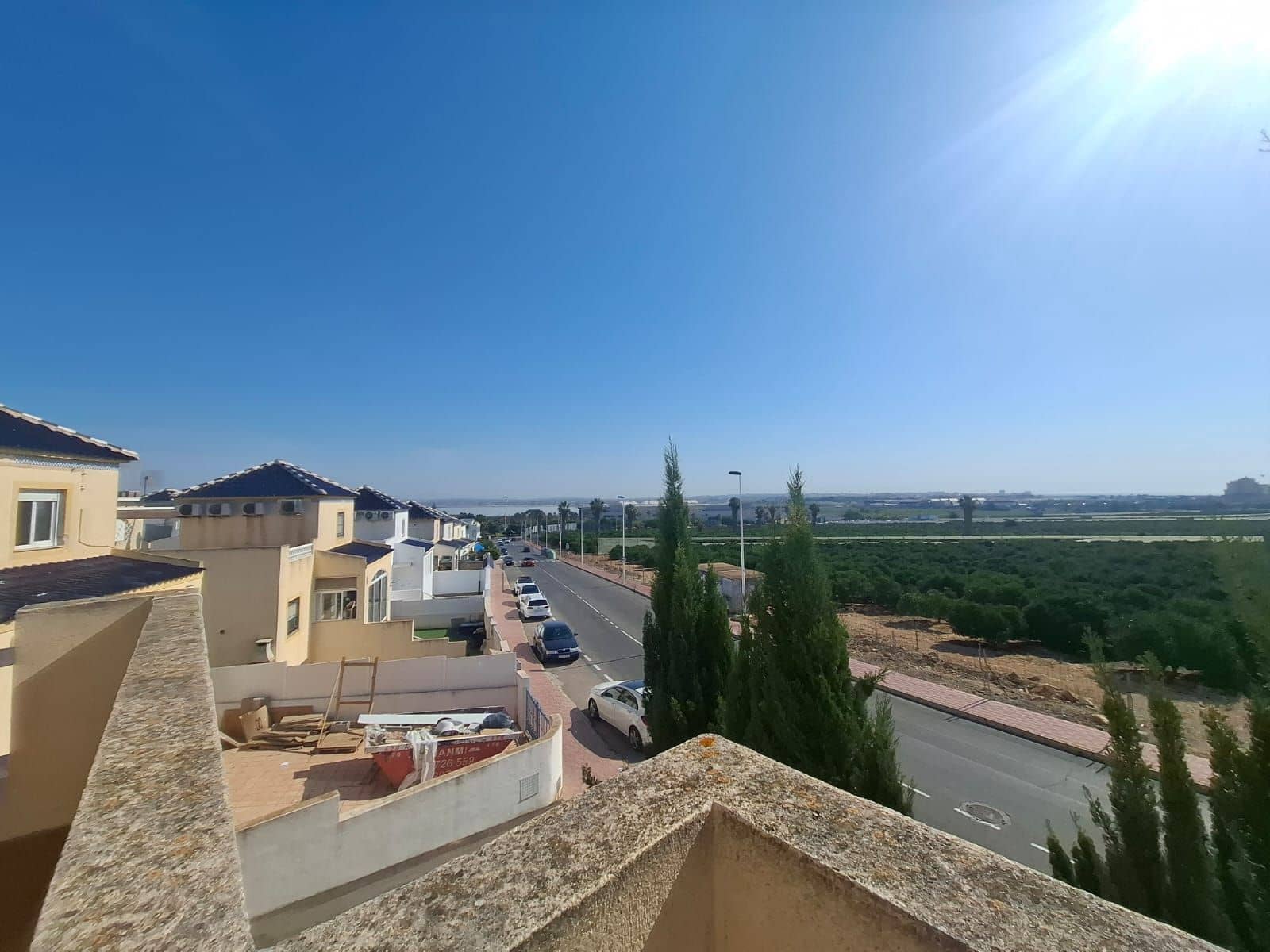 Chalet de 3 habitaciones en Torrevieja en venta con garaje - 235.000 € (Ref: 9875686)