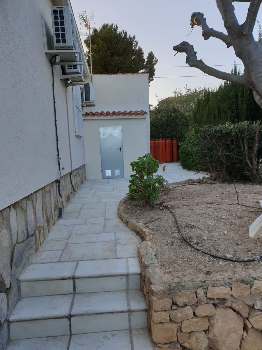 3 bedroom Villa for sale in Alfaz del Pi / L'Alfas del Pi with pool garage - € 530,000 (Ref: 9877922)