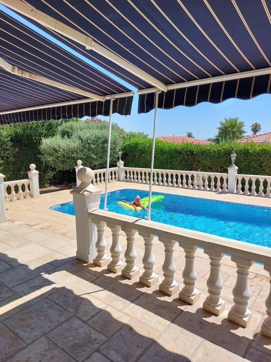 3 bedroom Villa for sale in Alfaz del Pi / L'Alfas del Pi with pool garage - € 530,000 (Ref: 9877922)