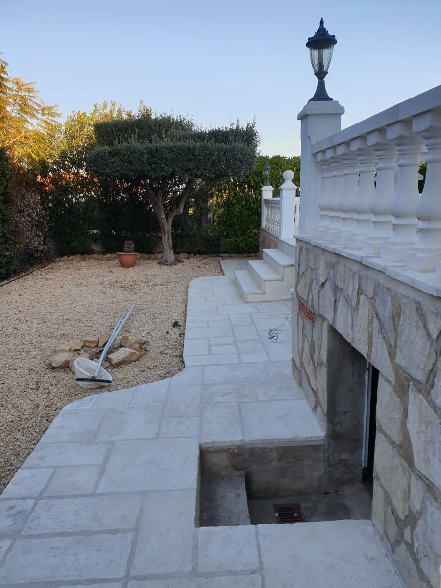 3 bedroom Villa for sale in Alfaz del Pi / L'Alfas del Pi with pool garage - € 530,000 (Ref: 9877922)