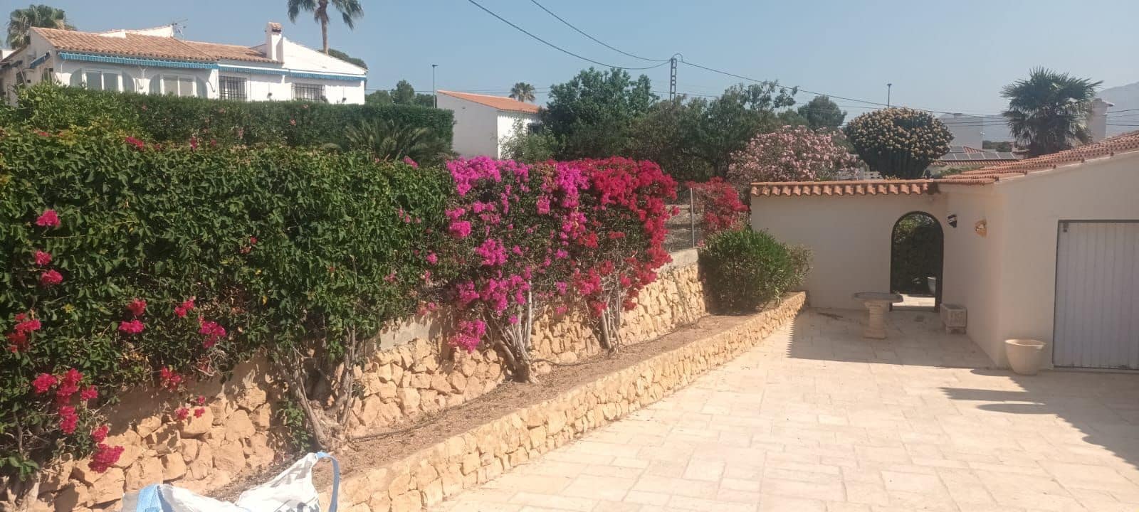3 bedroom Villa for sale in Alfaz del Pi / L'Alfas del Pi with pool garage - € 530,000 (Ref: 9877922)
