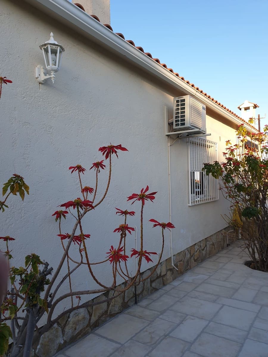 3 bedroom Villa for sale in Alfaz del Pi / L'Alfas del Pi with pool garage - € 530,000 (Ref: 9877922)