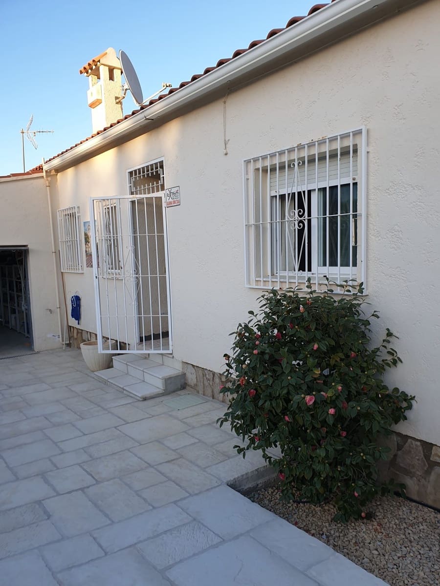 3 bedroom Villa for sale in Alfaz del Pi / L'Alfas del Pi with pool garage - € 530,000 (Ref: 9877922)