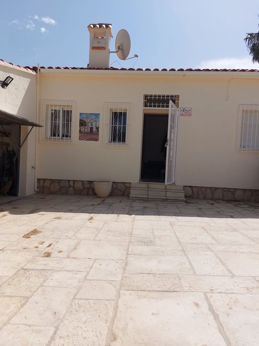 3 bedroom Villa for sale in Alfaz del Pi / L'Alfas del Pi with pool garage - € 530,000 (Ref: 9877922)