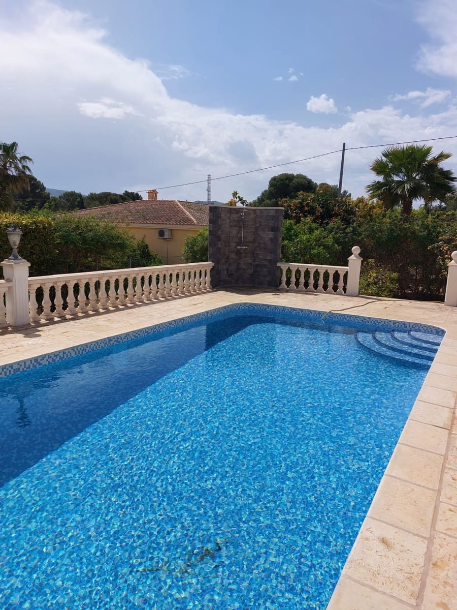 3 bedroom Villa for sale in Alfaz del Pi / L'Alfas del Pi with pool garage - € 530,000 (Ref: 9877922)