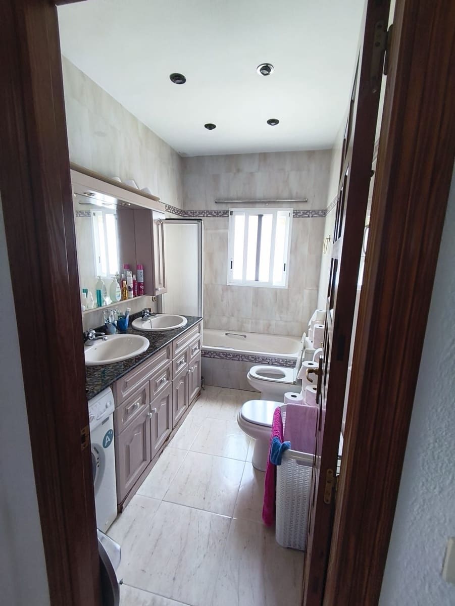 3 bedroom Villa for sale in Alfaz del Pi / L'Alfas del Pi with pool garage - € 515,000 (Ref: 9877922)