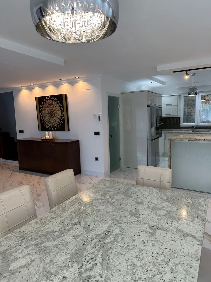 5 Zimmer Villa zu verkaufen in Altea mit Pool Garage - 1.450.000 € (Ref: 9880592)