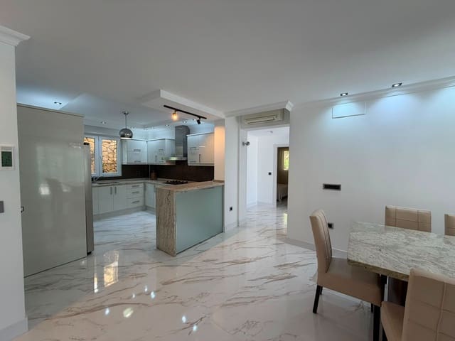 5 quarto Moradia para venda em Altea com piscina garagem - 1 450 000 € (Ref: 9880592)