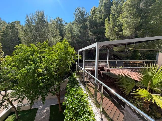 5 quarto Moradia para venda em Altea com piscina garagem - 1 450 000 € (Ref: 9880592)