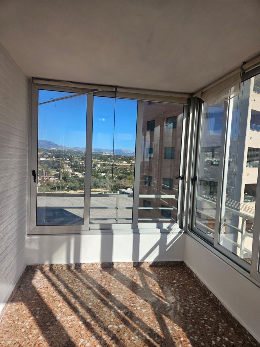Apartamento de 4 habitaciones en Benidorm en venta con piscina garaje - 265.000 € (Ref: 9891695)